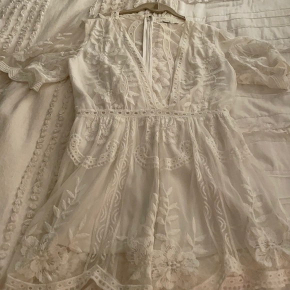 White lace romper - Picture 2 of 3